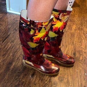 Offers! Rain boots size 37
Offers Welcomed!